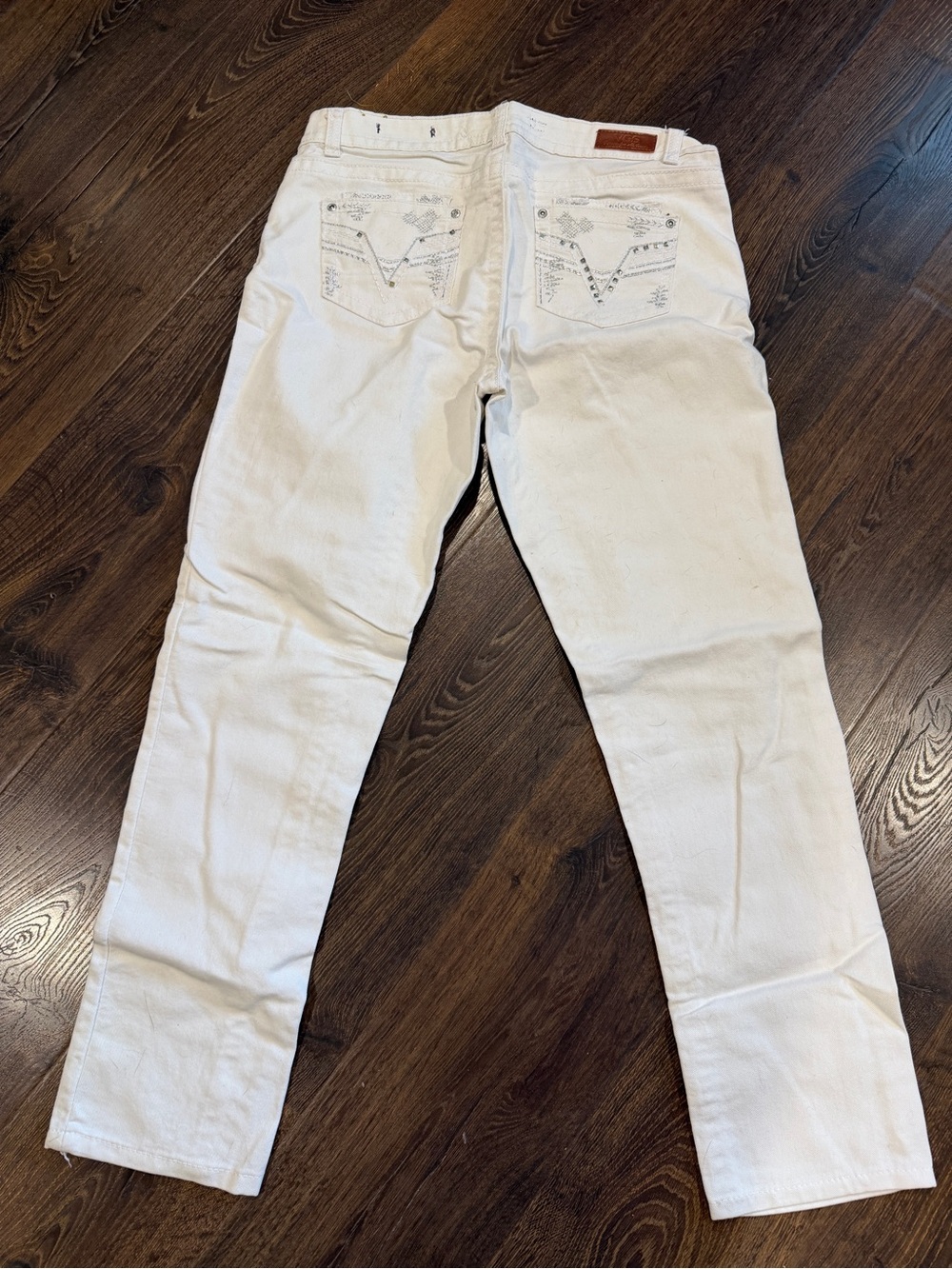 Vigoss Women's White Skinny/straight Jeans with Embellished Back Pockets